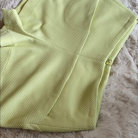 neon yellow/green textured BCBGENERATION shorts - Picture 2 of 5
